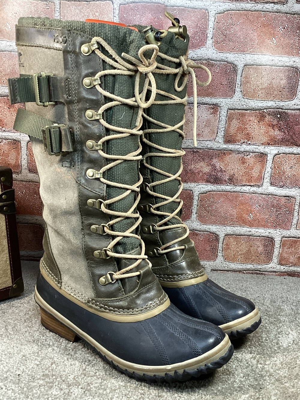 Sorel Conquest Carly II womens tall waterproof winter duck boots size 9.5